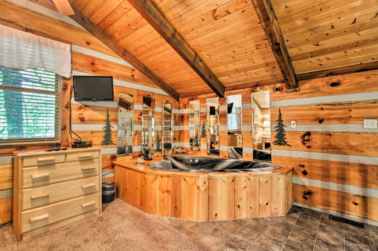 Secluded Forest Cabin, 4 Mi To Downtown Gatlinburg Buitenkant foto